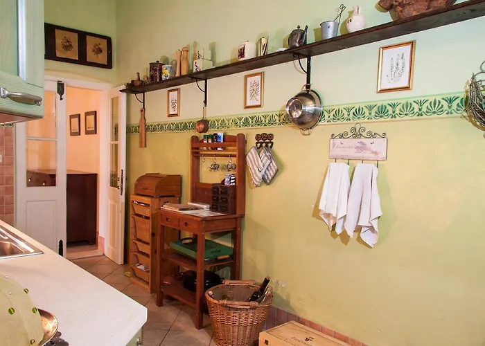 Secret Garden Apartment By Irundo